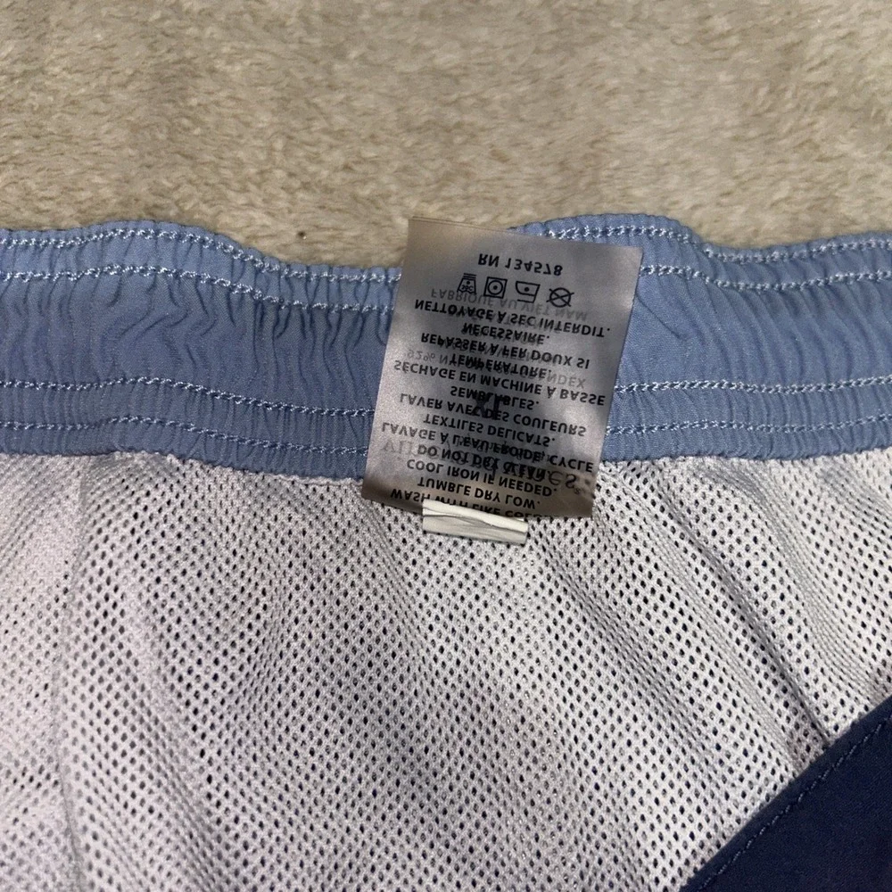 Vineyard  Vines Men's  Seersucker  Swim Trunks Size XL Blue Plaid Textured‎